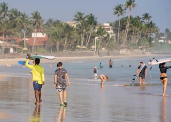tourists in Sri Lanka