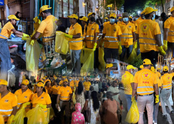 Watawala Tea Joins Kandy Clean-Up Effort During Esala Perahera