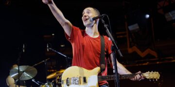 Watch Bruce Springsteen and Bleachers join forces for ‘Jersey Girl’ and ‘Chinatown’ in Asbury Park
