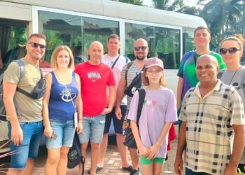 Tourist arrival in Negombo