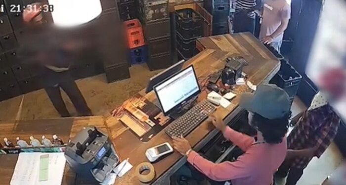Armed robbery at Trincomalee liquor shop (CCTV)