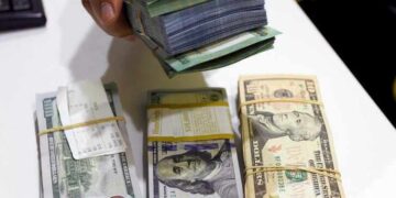 Dollar rate today: US Dollar selling rate steady at Rs. 332