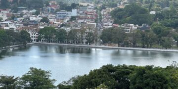 kandy lake