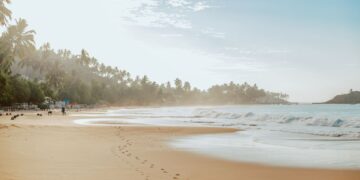 sri lankan beach