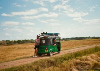 tourists on a tuktuk in sri lanka