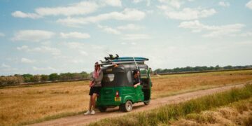 tourists on a tuktuk in sri lanka